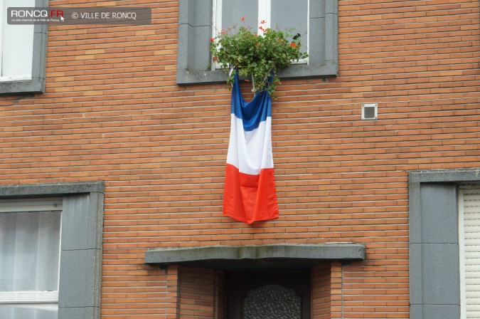 2015 - drapeau hommage