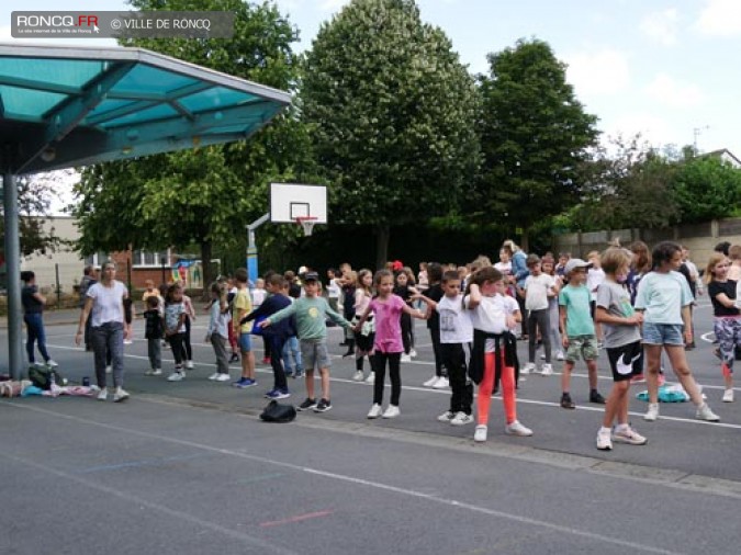 JOURNEE FESTIVE ET SPORTIVE POUR LES ELEVES DE NERUDA 