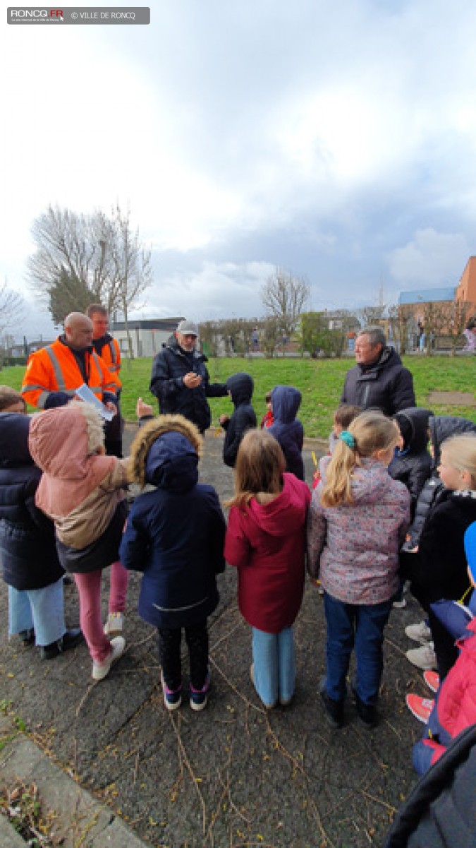 MINI FORET EN DEVENIR A L'ECOLE BREL 